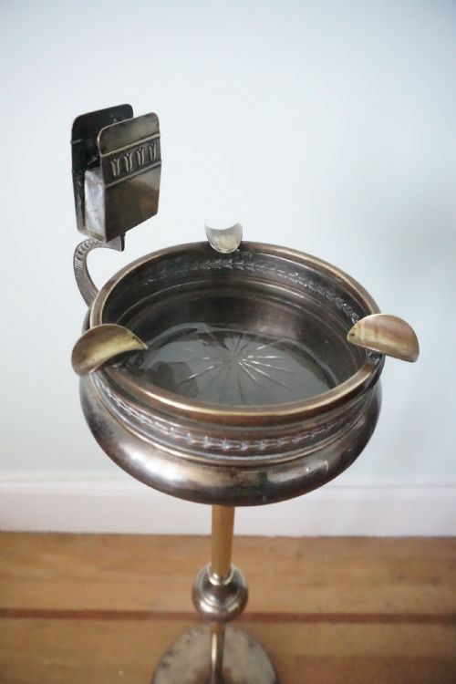 AN EDWARDIAN CLUB CIGAR SMOKER'S STAND C1900 - ADDITIONAL PHOTO 3