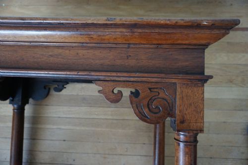 A STYLISH WALNUT LIBRARY ARTS AND CRAFTS CENTRE TABLE C1880 OF SMALL PROPORTIONS - ADDITIONAL PHOTO 4