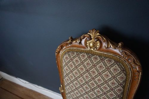 A 19TH CENTURY WALNUT AND CARVED GILTWOOD SLIPPER CHAIR C1880 ATTRIBUTED TO MORISON CO - ADDITIONAL PHOTO 2