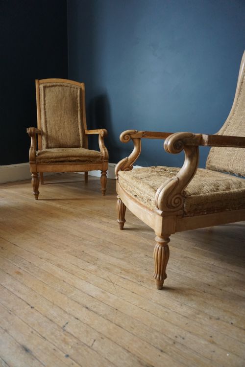 an unusual pair of george iv birch library armchairs in the manner of james mein of kelso - CATEGORY: ANTIQUE CHAIRS - DATED REGENCY