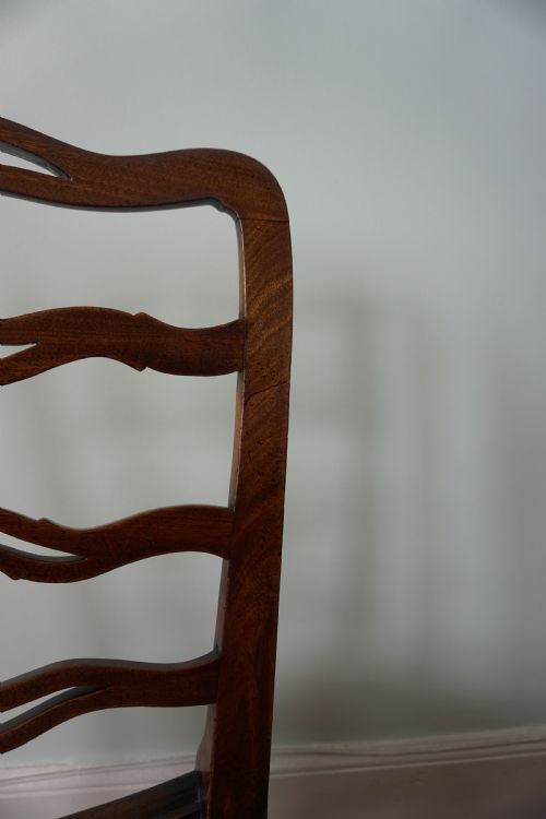 A FINE SCOTTISH GEORGE III MAHOGANY 'FIDDLEBACK' SIDE CHAIR BY WILLIAM HAMILTON C1770 - ADDITIONAL PHOTO 2
