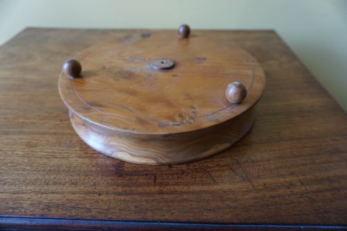 AN UNUSUAL 19TH CENTURY YEWWOOD MAGNUM WINE COASTER - ADDITIONAL PHOTO 2