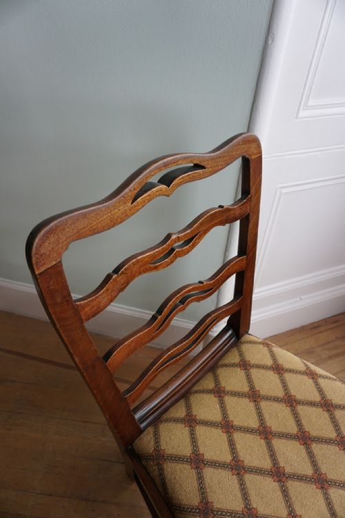 A FINE SCOTTISH GEORGE III MAHOGANY 'FIDDLEBACK' SIDE CHAIR BY WILLIAM HAMILTON C1770 - ADDITIONAL PHOTO 1