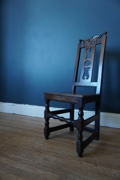 an unusual scottish oak and mixed timbers highback chair probably aberdeenshire first half 18th century - CATEGORY: ANTIQUE CHAIRS - DATED 18TH CENTURY
