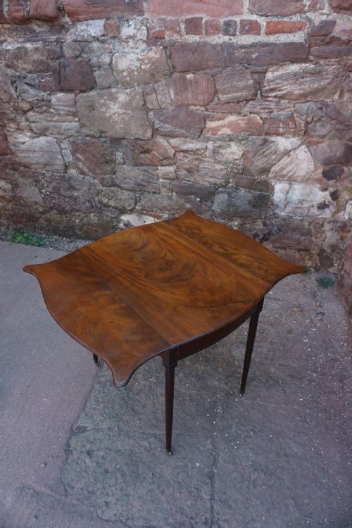 A FINE AND UNUSUAL 'BUTTERFLY' PEMBROKE TABLE C1780 - ADDITIONAL PHOTO 6