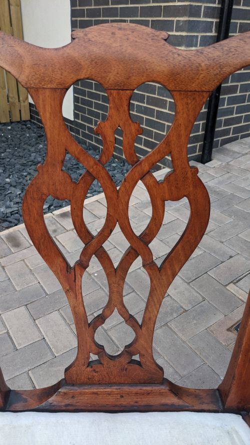 A PAIR OF SCOTTISH GEORGE III WALNUT SIDE CHAIRS C1760S - ADDITIONAL PHOTO 2