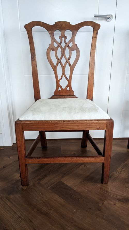 A PAIR OF SCOTTISH GEORGE III WALNUT SIDE CHAIRS C1760S - ADDITIONAL PHOTO 5