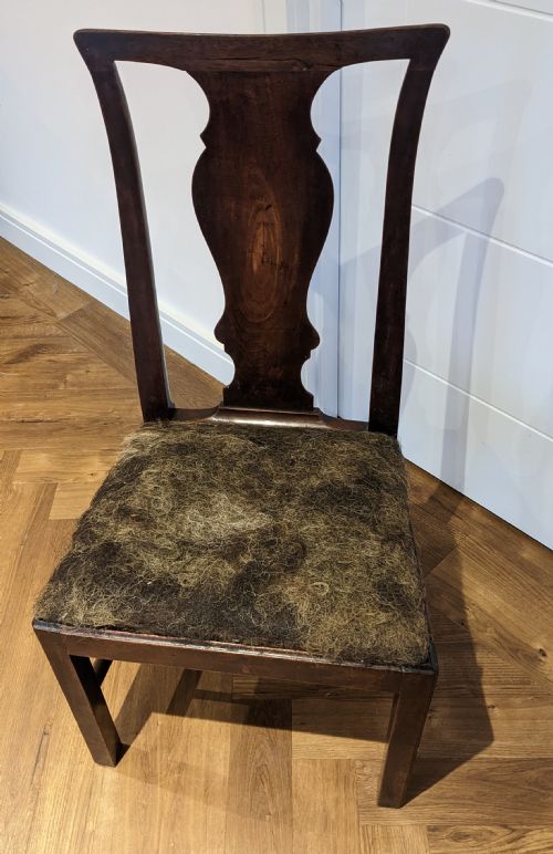 A SET OF SIX GEORGE II WALNUT DINING CHAIRS C1760 - ADDITIONAL PHOTO 3