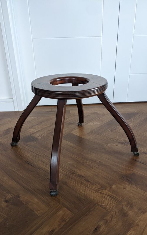 AN ARTICULATED MAHOGANY BABY STROLLER INTHE GEORGAIN STYLE - ADDITIONAL PHOTO 1