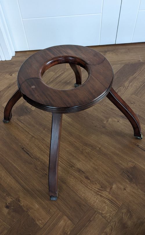 AN ARTICULATED MAHOGANY BABY STROLLER INTHE GEORGAIN STYLE - ADDITIONAL PHOTO 2