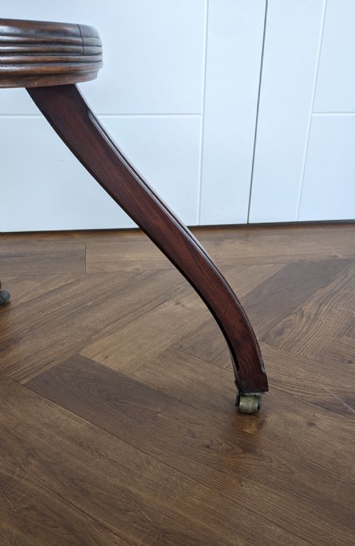 AN ARTICULATED MAHOGANY BABY STROLLER INTHE GEORGAIN STYLE - ADDITIONAL PHOTO 4