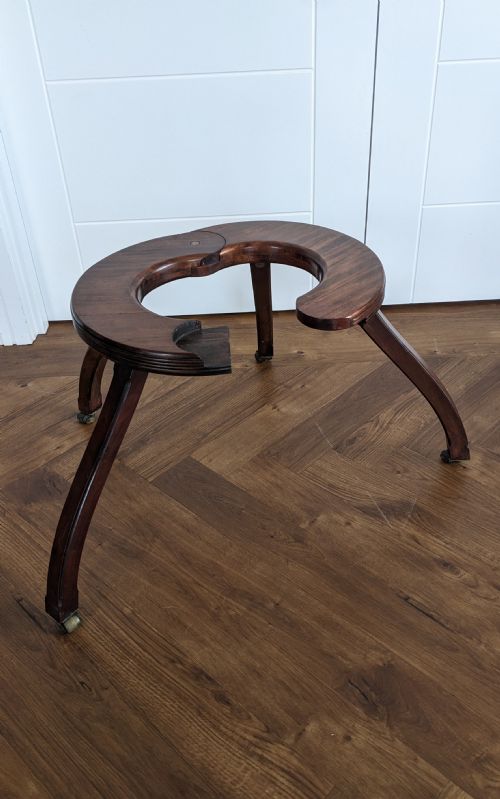 AN ARTICULATED MAHOGANY BABY STROLLER INTHE GEORGAIN STYLE - ADDITIONAL PHOTO 6