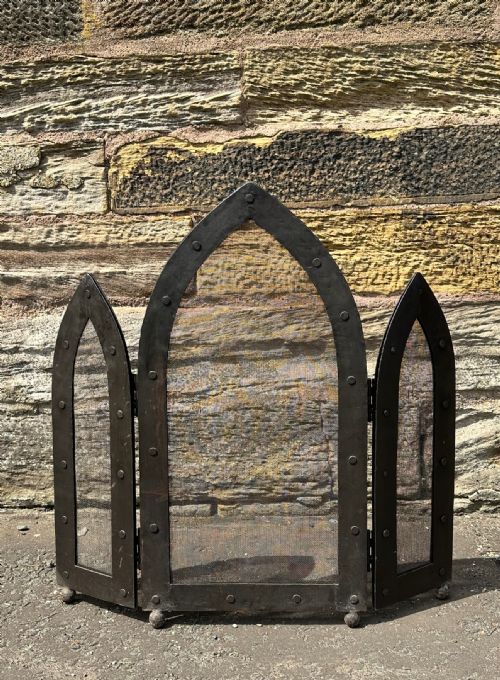 an arts and crafts style iron fire guard - CATEGORY: ANTIQUE FIREPLACES - DATED 1930