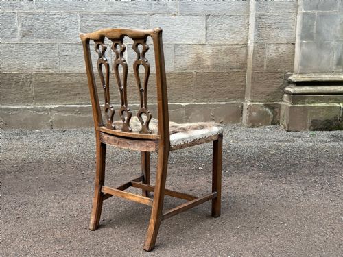 A STRIKING PAIR OF GEORGE III CARVED WALNUT SIDE CHAIRS THIRD QUARTER 18TH CENTURY - ADDITIONAL PHOTO 3