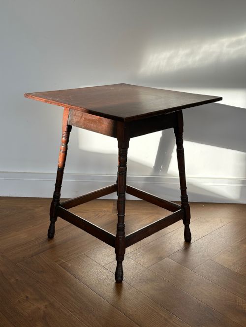 A SMALL AESTHETIC MOVEMENT WALNUT AND PINE LAMP TABLE INSPIRED BY CHARLES EASTLAKE C1880 - ADDITIONAL PHOTO 1