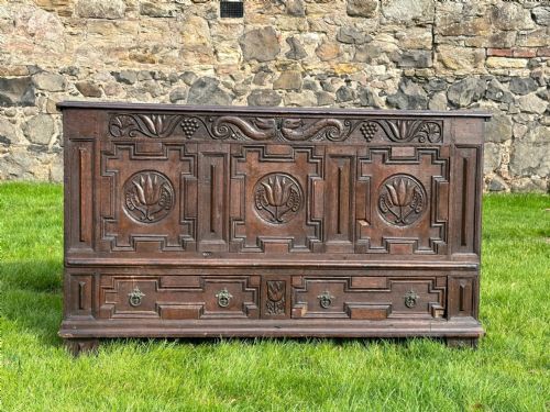 A RARE CHARLES II CARVED OAK MULE CHEST LANCASHIRECHESHIRE FOURTH QUARTER 17TH CENTURY - ADDITIONAL PHOTO 2