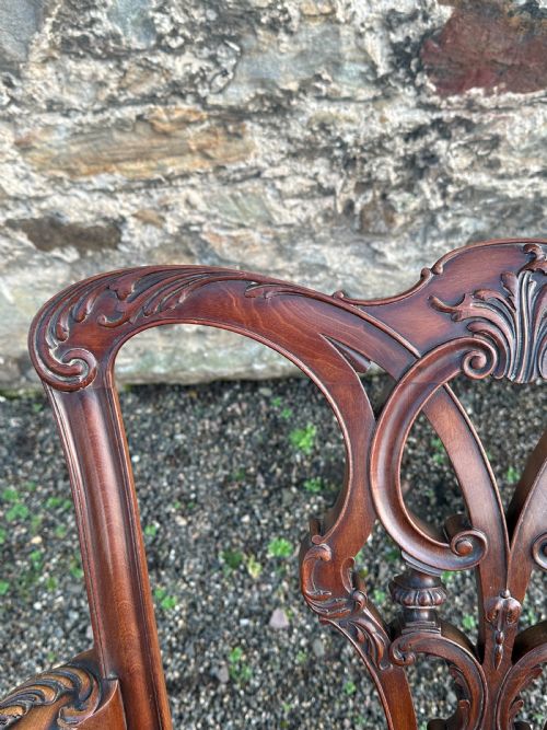 A FINE GEORGE III STYLE CARVED MAHOGANY ELBOW CHAIR SIGNED ALEX CAMPBELL 1907 - ADDITIONAL PHOTO 3