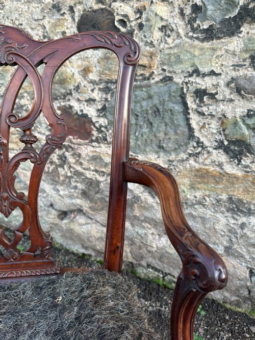 A FINE GEORGE III STYLE CARVED MAHOGANY ELBOW CHAIR SIGNED ALEX CAMPBELL 1907 - ADDITIONAL PHOTO 6
