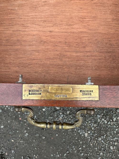 A SMALL 19TH CENTURY WALNUT CHEST OF DRAWERS PROBABLY LONDON MADE C1870 - ADDITIONAL PHOTO 11