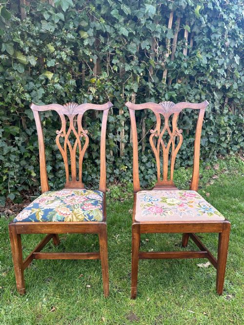 WILLIAM WHEELER OF ARNCROACH A PAIR OF MAHOGANY 'CLAM SHELL' CHAIRS FIRST QUARTER 20TH CENTURY - ADDITIONAL PHOTO 3