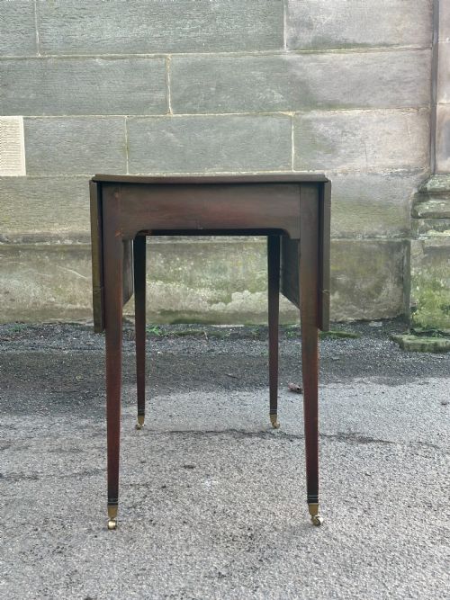 a scottish george iii mahogany dining table of small proportions c1780 - CATEGORY: ANTIQUE TABLES - DATED GEORGIAN