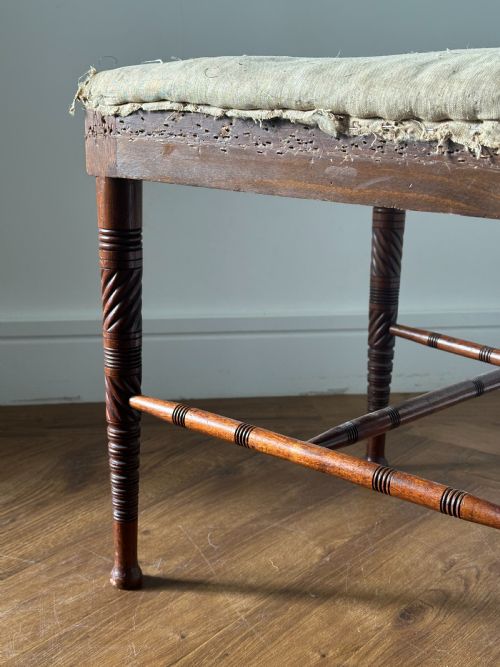 BRUCE J TALBERT 18381881 A WALNUT AESTHETIC MOVEMENT SIDE CHAIR MADE BY GILLOWS C1881 - ADDITIONAL PHOTO 4