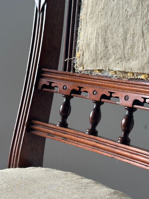 BRUCE J TALBERT 18381881 A WALNUT AESTHETIC MOVEMENT SIDE CHAIR MADE BY GILLOWS C1881 - ADDITIONAL PHOTO 5
