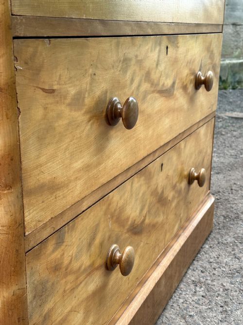 A SUPER QUALITY SATIN BIRCH CHEST OF DRAWERS IN THE MANNER OF HOLLAND SONS C1860 - ADDITIONAL PHOTO 3