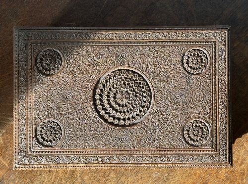 A LATE 19TH CENTURY ANGLOINDIAN CARVED SANDALWOOD CASKET MYSORECANARA SOUTHERN INDIA - ADDITIONAL PHOTO 5