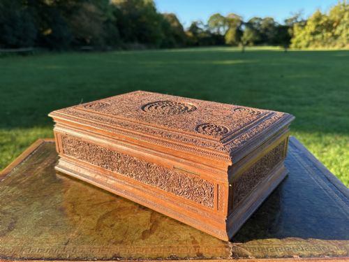 A LATE 19TH CENTURY ANGLOINDIAN CARVED SANDALWOOD CASKET MYSORECANARA SOUTHERN INDIA - ADDITIONAL PHOTO 4