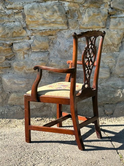 A FINE GEORGE III 'CHINESE CHIPPENDALE' CARVED MAHOGANY SIDE CHAIR - ADDITIONAL PHOTO 4