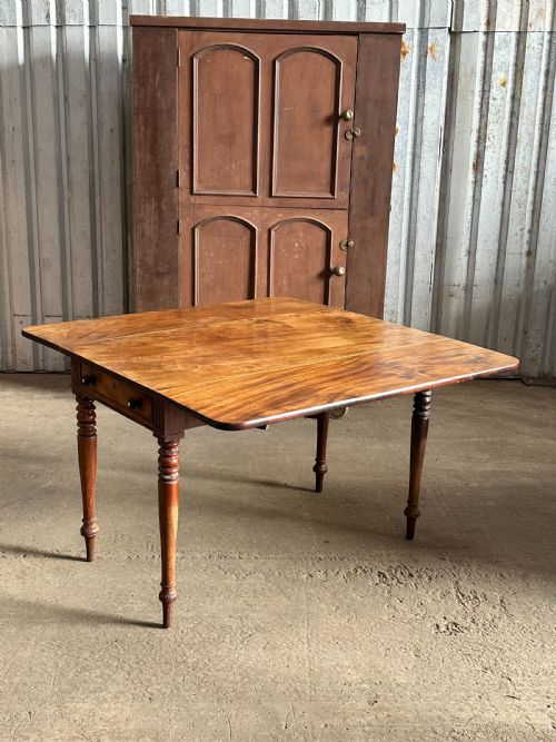 A SMALL SCOTTISH MAHOGANY DINING TABLE 1830'S - ADDITIONAL PHOTO 3