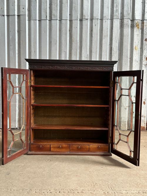 A GEORGE III MAHOGANY BOOKCASE TOP PROBABLY SCOTTISH 1760'S - ADDITIONAL PHOTO 2