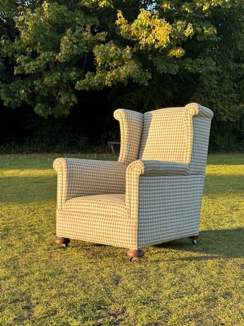 AN EDWARDIAN COUNTRY HOUSE EASY ARMCHAIR - ADDITIONAL PHOTO 4