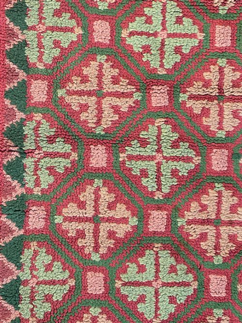 AN ARTS AND CRAFTS DONEGAL RUG - ADDITIONAL PHOTO 2