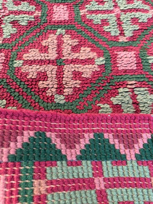 AN ARTS AND CRAFTS DONEGAL RUG - ADDITIONAL PHOTO 4