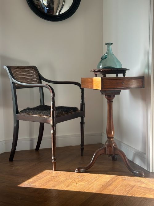 A REGENCY GRECIAN STYLE JAPANNED ARMCHAIR ATTRIBUTED TO GILLOWS C1810 - ADDITIONAL PHOTO 1