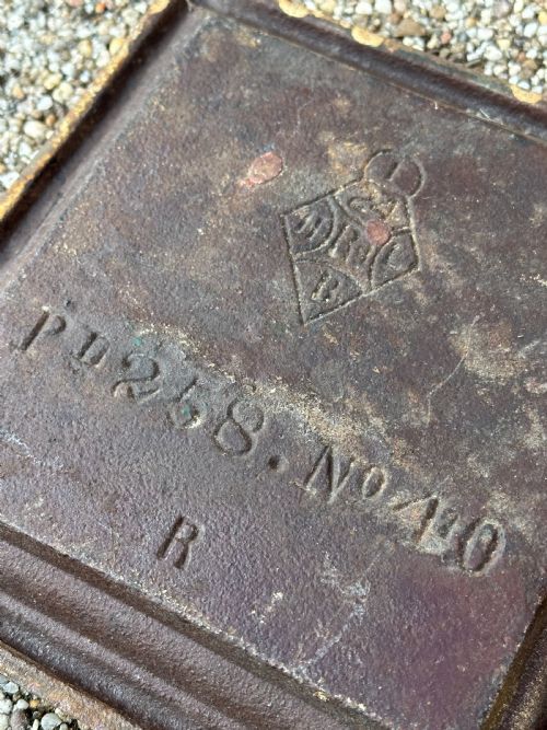 A FALKIRK IRONWORKS STICK STAND IN THE MANNER OF CHRISTOPHER DRESSER FOURTH QUARTER 19TH CENTURY - ADDITIONAL PHOTO 7