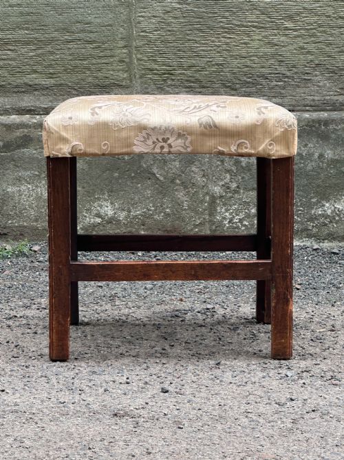 A SCOTTISH GEORGE III ELM STOOL - ADDITIONAL PHOTO 1