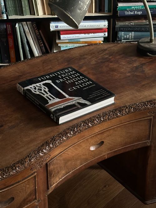 AN ANGLO INDIAN SOLID WALNUT KIDNEYSHAPED DESK POSSIBLY KASHMIR 1920'S - ADDITIONAL PHOTO 12