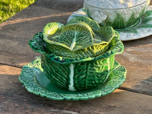 A SUITE OF FOUR 1930'S BARDALLO PINHEIRO CAULIFLOWER DISHES AND COVERS - ADDITIONAL PHOTO 8