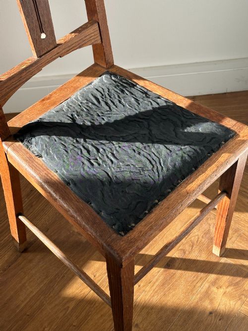 E A TAYLOR SCOTTISH 18711951 A GLASGOW SCHOOL CARVED OAK SIDE CHAIR - ADDITIONAL PHOTO 1