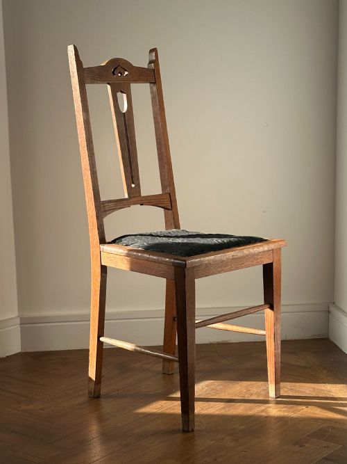 E A TAYLOR SCOTTISH 18711951 A GLASGOW SCHOOL CARVED OAK SIDE CHAIR - ADDITIONAL PHOTO 3