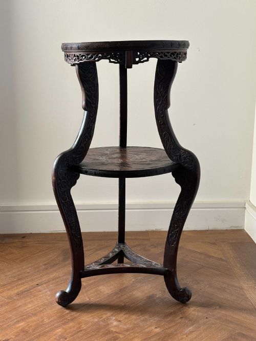 A JAPANESE EXPORT CARVED TWO TIER VASE STAND MEIJI ERA - ADDITIONAL PHOTO 2