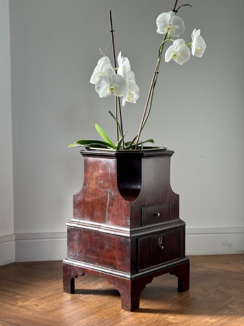 A MID18TH CENTURY ANGLODUTCH MAHOGANY WINE COOLER - ADDITIONAL PHOTO 1