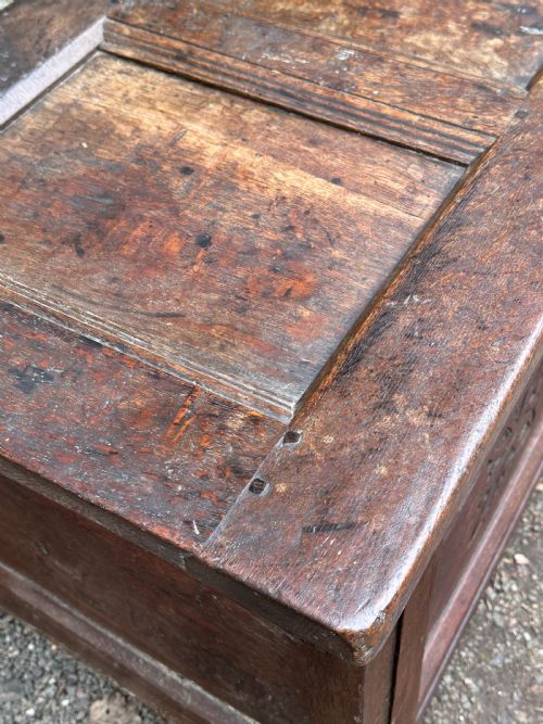 A 17TH CENTURY CHARLES I CROMWELLIAN JOINED CHEST WEST COUNTRY C1650 - ADDITIONAL PHOTO 1