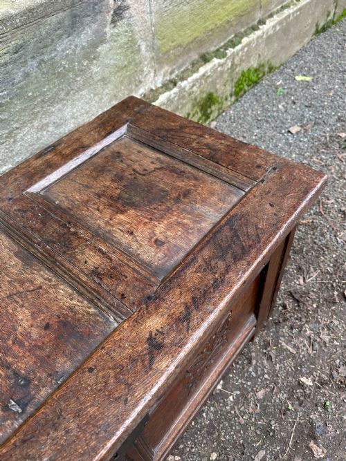 A 17TH CENTURY CHARLES I CROMWELLIAN JOINED CHEST WEST COUNTRY C1650 - ADDITIONAL PHOTO 2