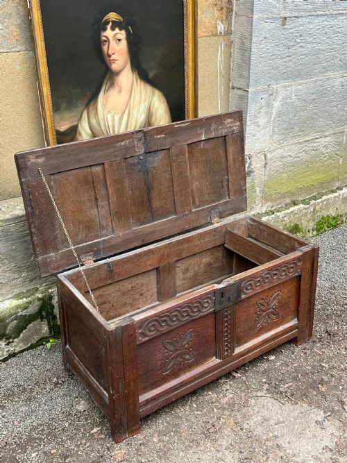 A 17TH CENTURY CHARLES I CROMWELLIAN JOINED CHEST WEST COUNTRY C1650 - ADDITIONAL PHOTO 4