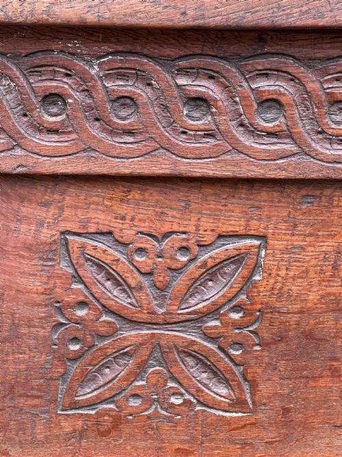 A 17TH CENTURY CHARLES I CROMWELLIAN JOINED CHEST WEST COUNTRY C1650 - ADDITIONAL PHOTO 7