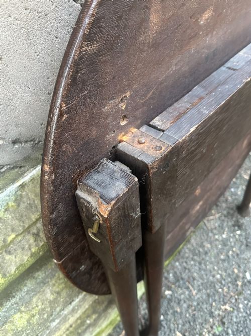 A GEORGE II OAK COACHING TABLE SECOND QUARTER 18TH CENTURY - ADDITIONAL PHOTO 2